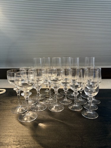 Umfangreiches gläser set ca - umfangreiches, gläser-set
