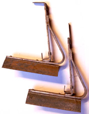 2 Halterungen für Schneefanggitter + 2 Fallrohrschellen, verzinkt, Schlagstift