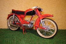 1:10 Victoria Avanti Rot