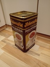 Leere Teekanne Blechdose