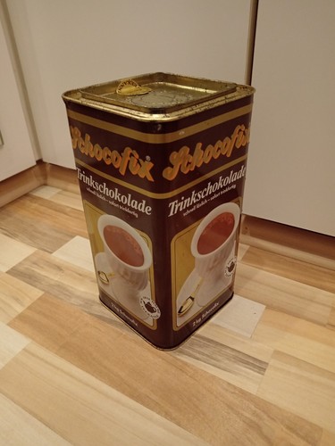 Leere teekanne blechdose - teekanne,