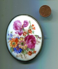 Sehr Große  Porzellan  Brosche    Blumen gefasst
