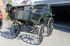 Wagonette Kutsche für Pferde im historischen Stil