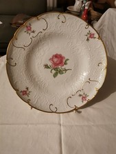 Größer Teller Fürstenberger Porzellan,  Dekor: Rote Rosen, Goldrand