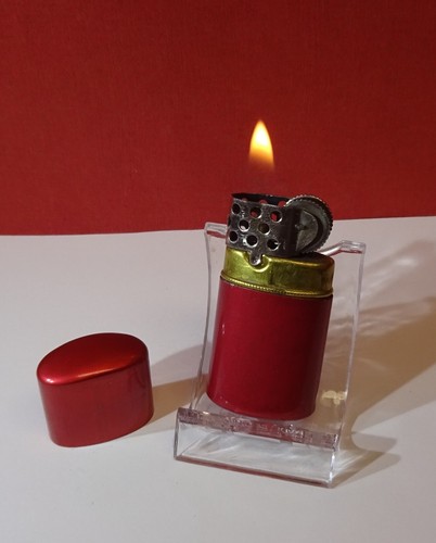 Altes leichtes sturmfeuerzeug - altes,