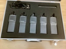 5 x motorola FuG-11b BOS Handfunkgerät guter Zustand, im Transportkoffer