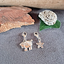 2 Schmuckanhänger mit