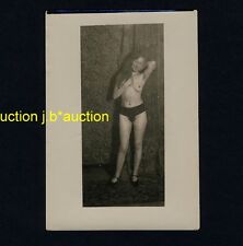 ARTIST'S NUDE MODEL w ORIENTAL CARPETS / AKTFOTO * Vintage 1920s Photo