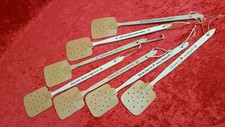 Fliegenklatsche mit verschiedenen Sprüchen Leder/Holz Muggnbatscher Klatsche 