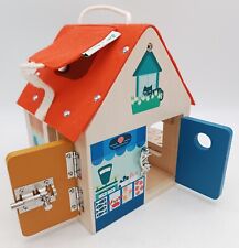 Lilliputiens Lernhaus mit Schlössern und Riegeln