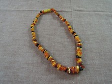 Kurze Damenkette Bernstein Splitterkette vom Handwerkermarkt Drehverschluss