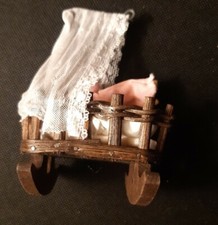 Nostalgisches Puppenbett