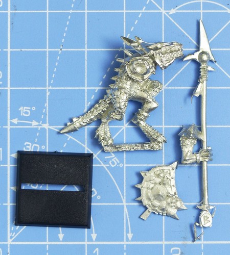 Classic metal saurus - saurus, temple