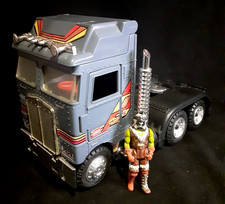 bulldoze m.a.s.k. fahrzeug mit