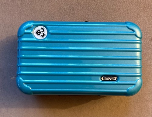 Rimowa amenity kit - , first