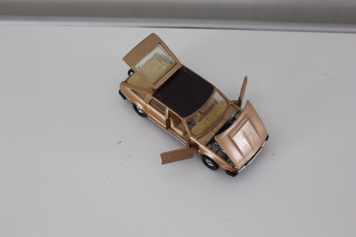 Corgi rover 3500 made - 1:43,