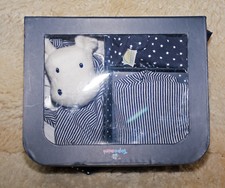 GESCHENK SET ☺ Koffer mit Body, Mütze, Hose Gr 50/56 und Schmusetiertuch ☺ NEU ☺