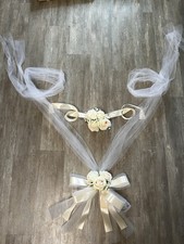 Auto Hochzeitsschmuck: Weiße Rosengirlande für Motorhaube