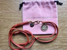 Wickelarmband von Kathy Jewels  mit Schmuckbeutel von Marjana von Berlepsch