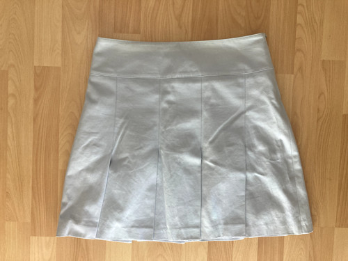 Hellblauer kurzer faltenrock - hellblauer,