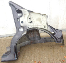 VW T5 / LÄNGSTRÄGER RADLAUF KAROSSE KAROSSERIE / vorne rechts (BY389)