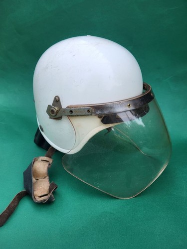 Ddr helm visier volkspolizei - ddr,