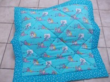 Niedliche Bärchen Schulkinder