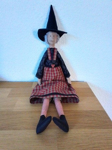 Bezaubernde hexe puppe - bezaubernde,