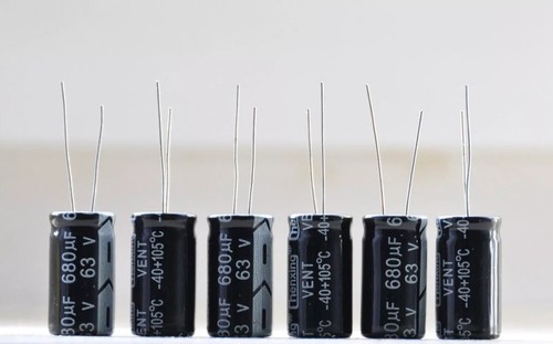 680uf 63v elko 105 - 63v, 105°c