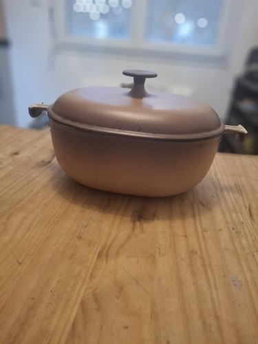 Creuset emaillierter - le,