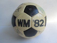 Original Autogrammball WM 1982 mit 11 Originalsignaturen der Dt. Mannschaft