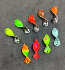 Twist 2,5g gedrehte Spoons Custompainted Farben UV aktiv Forelle