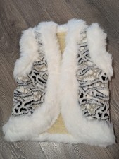 Kinder-Fellweste aus 100 % echter Schafwolle.Größe 104–110