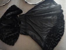 schickes Kostüm: Kombination aus Rock und Blazer, schwarz, Gr. 36