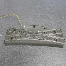 C Gleis Kreuzungsweiche mit Antrieb, Decoder und Licht Märklin 24624 digital