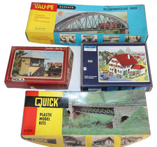 Pola + Vaupe Modelleisenbahn 4 Stück Industrieanlagen Gebäude Bausätze ungebaut