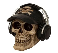 Totenkopf mit Basecap &