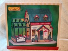 Lemax Haus Retired Rosa's Family Restaurant ART. Nr. 25380-2012, Weihnachtsdorf