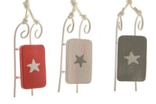 Eisenschlitten mit Holzsitz