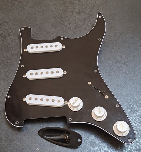 Stratocaster pickguard loaded - stratocaster,