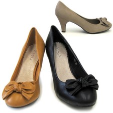 Damenschuhe mit Schleife Pumps
