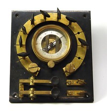 Historisches Meßgerät m. Kompass-Nadel-Instrument, 19. Jahrhundert, ohne Gehäuse