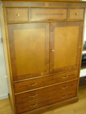 Italienerscher-Mehrzweckschrank Kirschbaum - Deko