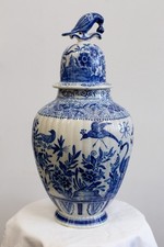 Monumentale Delft Fayence Deckelvase, De Grieksche A, Adrianus Kocx um 1690