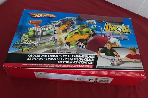 Hot wheels cross road crash - cross,