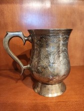 Silberkrug Becher Henkelkrug ziseliert graviert versilbert alt antik EPNS Blumen