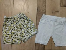 2 kurze Hosen Jungen Gr. 80