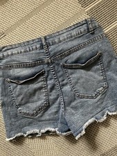 FB Sister Jeans Gr. M HotPants hellblau Fetzen used look