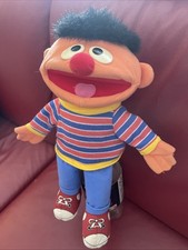 ERNIE HANDPUPPE 32 CM SESAME