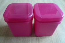 2x Tupperware